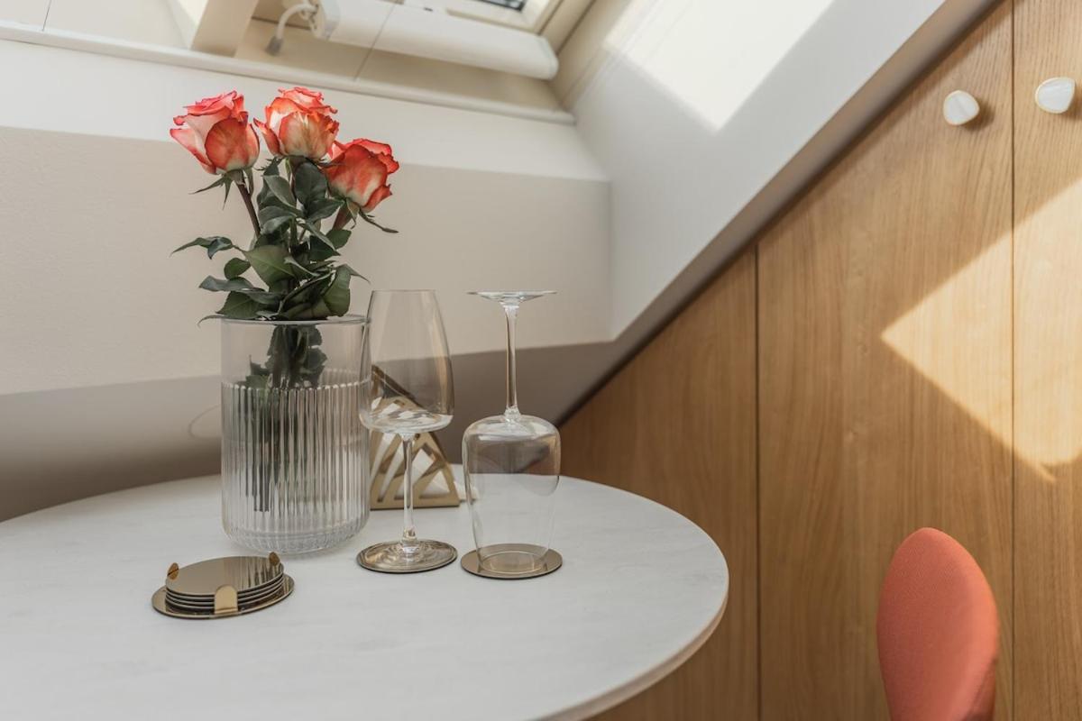 New! Mini-designer Rooftop Ac & Garden, Castle! Praga