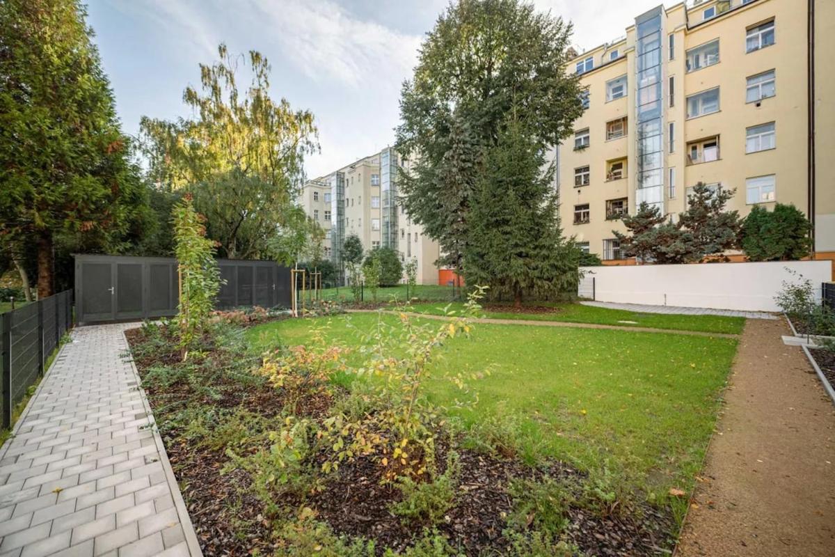 New! Mini-designer Rooftop Ac & Garden, Castle! Appartamento