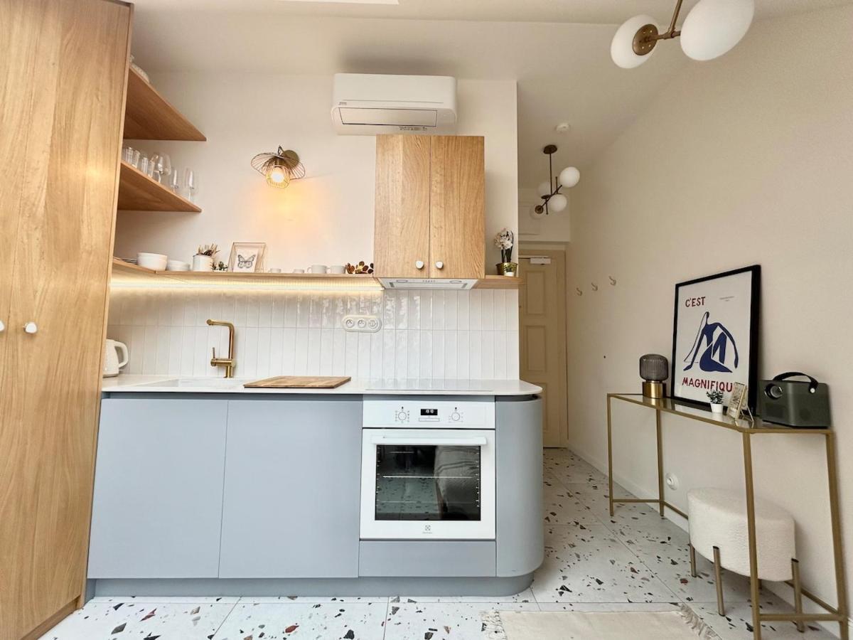 Appartamento New! Mini-designer Rooftop Ac & Garden, Castle! Praga