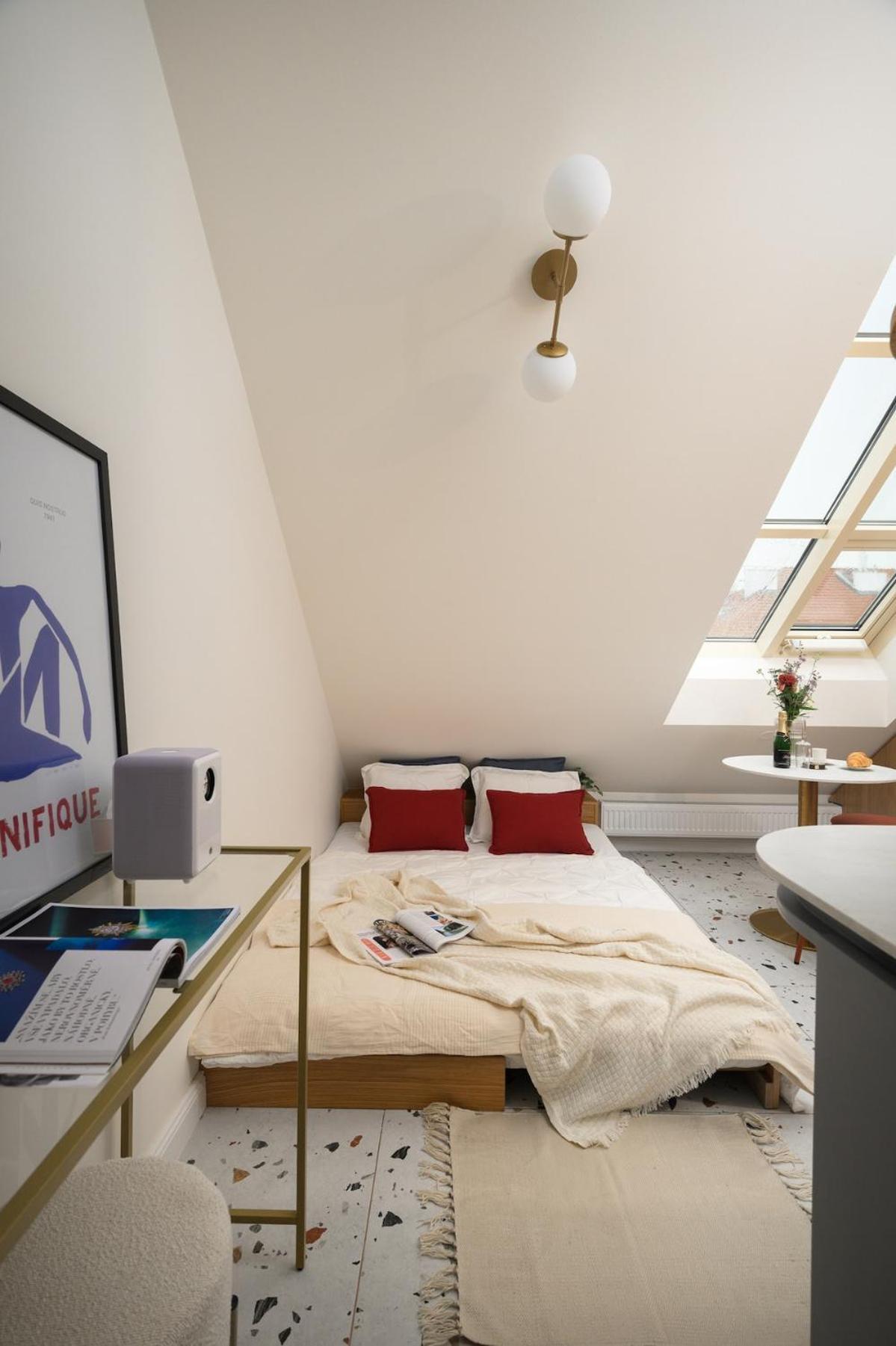 New! Mini-designer Rooftop Ac & Garden, Castle! Praga