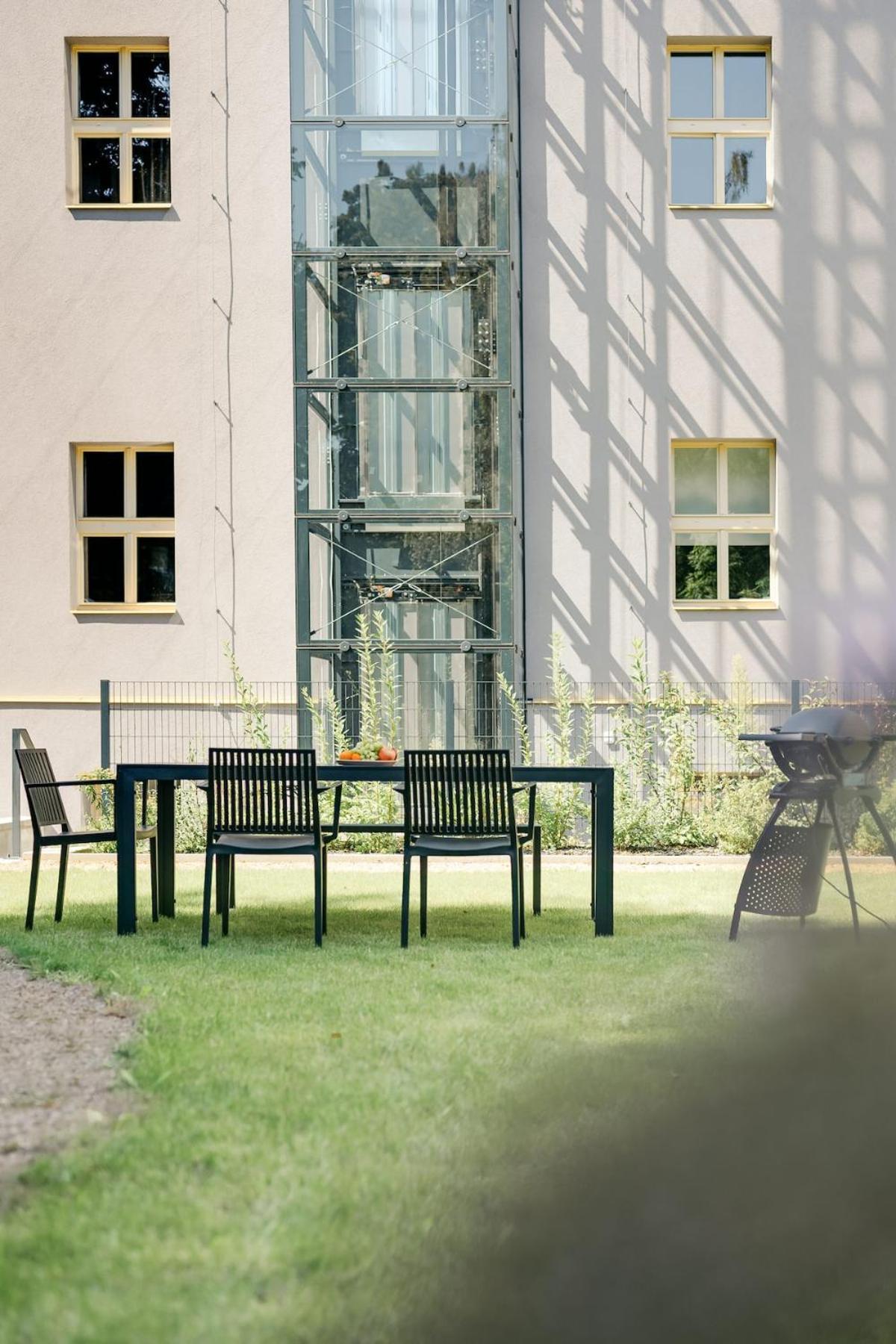 New! Mini-designer Rooftop Ac & Garden, Castle! Appartamento
